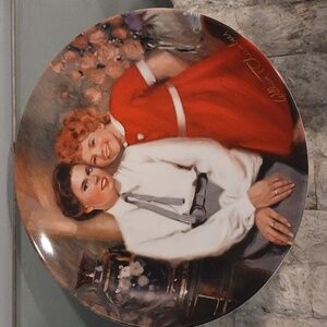 KNOWLES ANNIE AND GRACE, collectible plate.